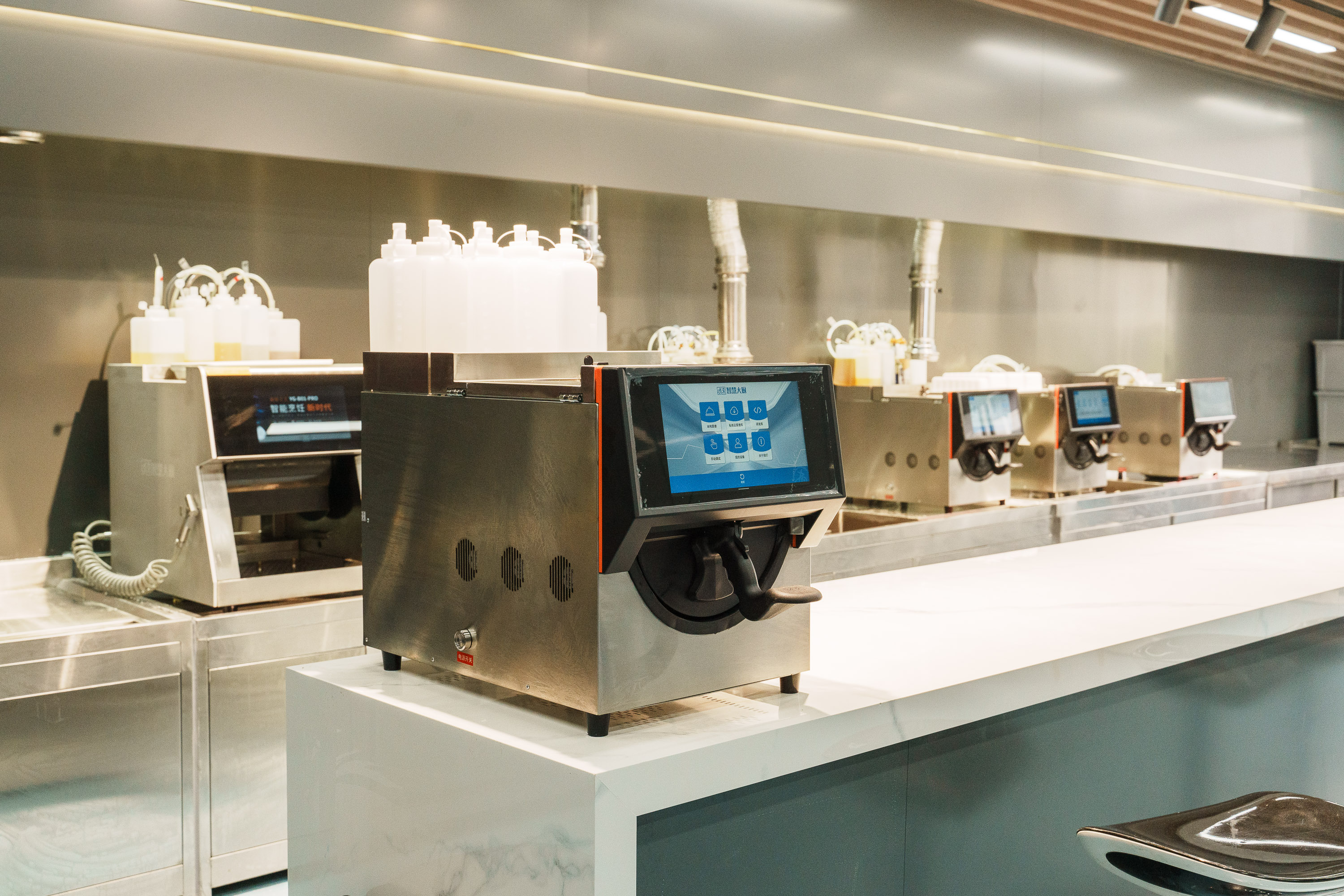 YAO MASTER smart cooking system commercial kitchen scenario